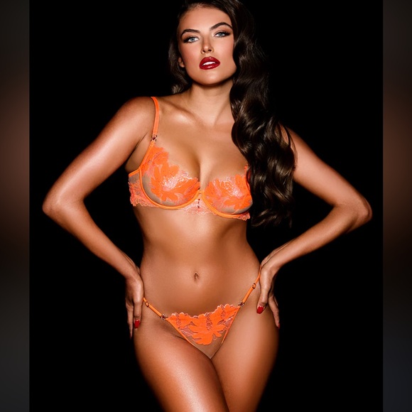 BRITT
ORANGE THONG - Picture 8 of 15